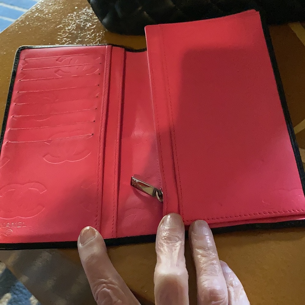 Authentic Chanel Wallet - Picture 5 of 9